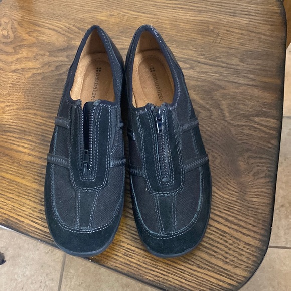 Naturalizer Shoes - Naturalized Black Flat shoes 8.5